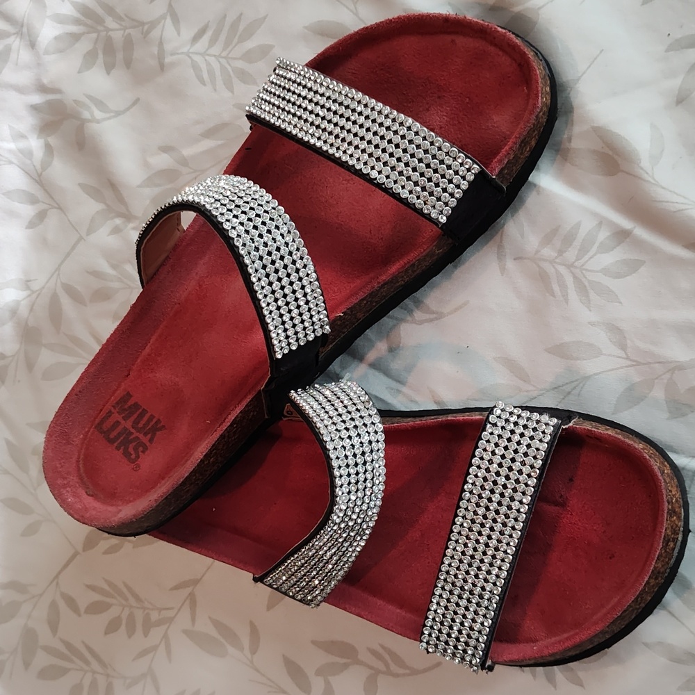 Muk Luks rhinestone embellished sandals w/ cork soles. Size 8.